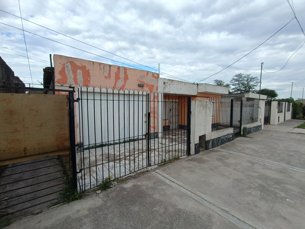 venta propiedad en block casa 3 ambientes mas tres departamentos 2 ambientes a reciclar