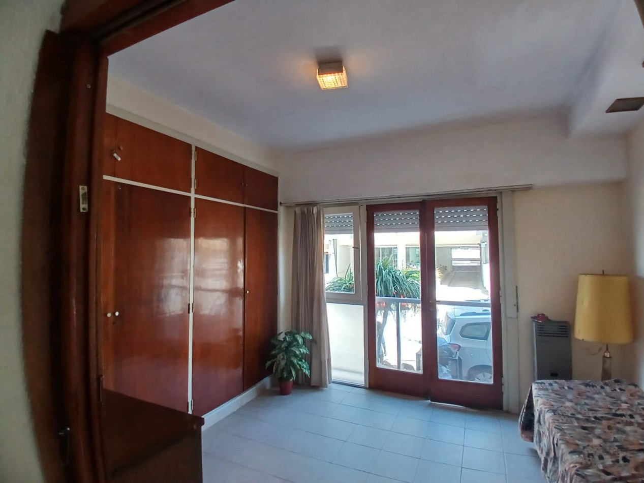 Venta departamento, con balcon a la calle, Varese