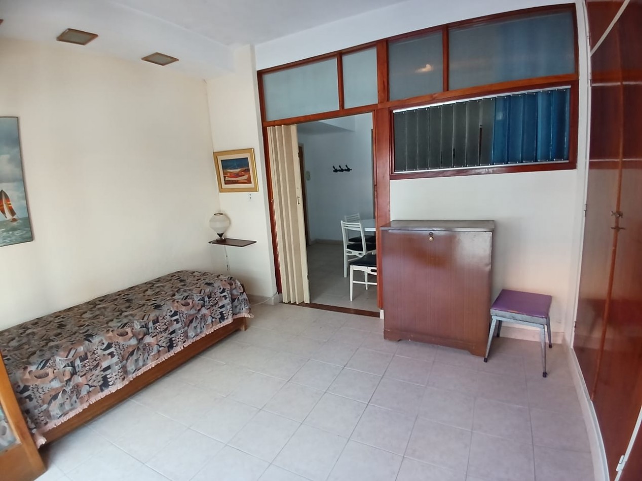 Venta departamento, con balcon a la calle, Varese