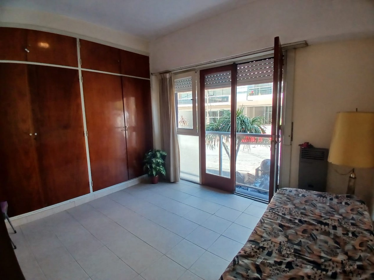 Venta departamento, con balcon a la calle, Varese