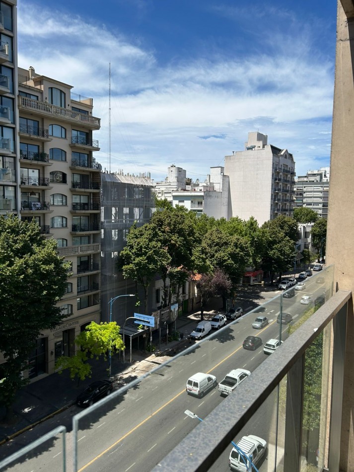 SEMIPISO A ESTRENAR 2 AMBIENTES CON COCHERA Y BAULERA. EDIFICIO TRAFUL PLAZA MITRE 