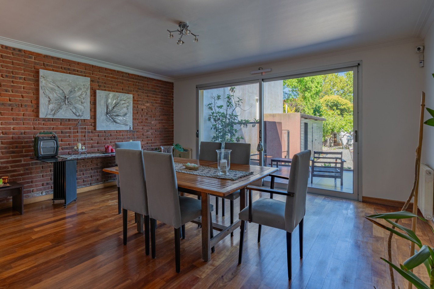 CASA 6 AMBIENTES EN EL BARRIO PARQUE LURO GRAN PARQUE CON PILETA CLIMATIZADA