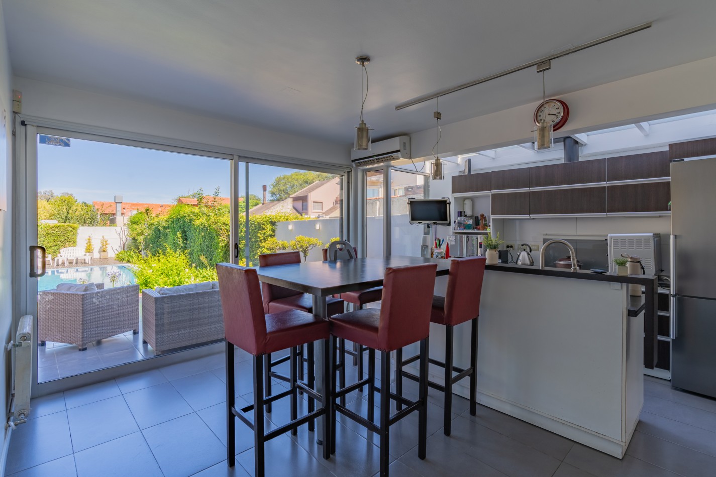 CASA 6 AMBIENTES EN EL BARRIO PARQUE LURO GRAN PARQUE CON PILETA CLIMATIZADA