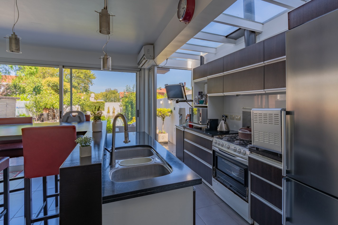 CASA 6 AMBIENTES EN EL BARRIO PARQUE LURO GRAN PARQUE CON PILETA CLIMATIZADA