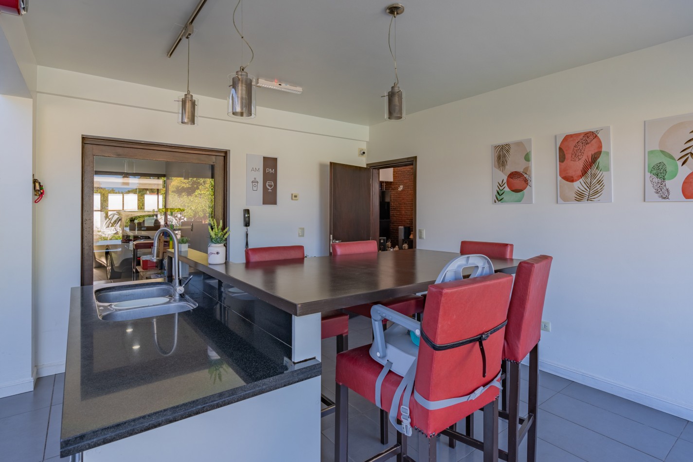 CASA 6 AMBIENTES EN EL BARRIO PARQUE LURO GRAN PARQUE CON PILETA CLIMATIZADA