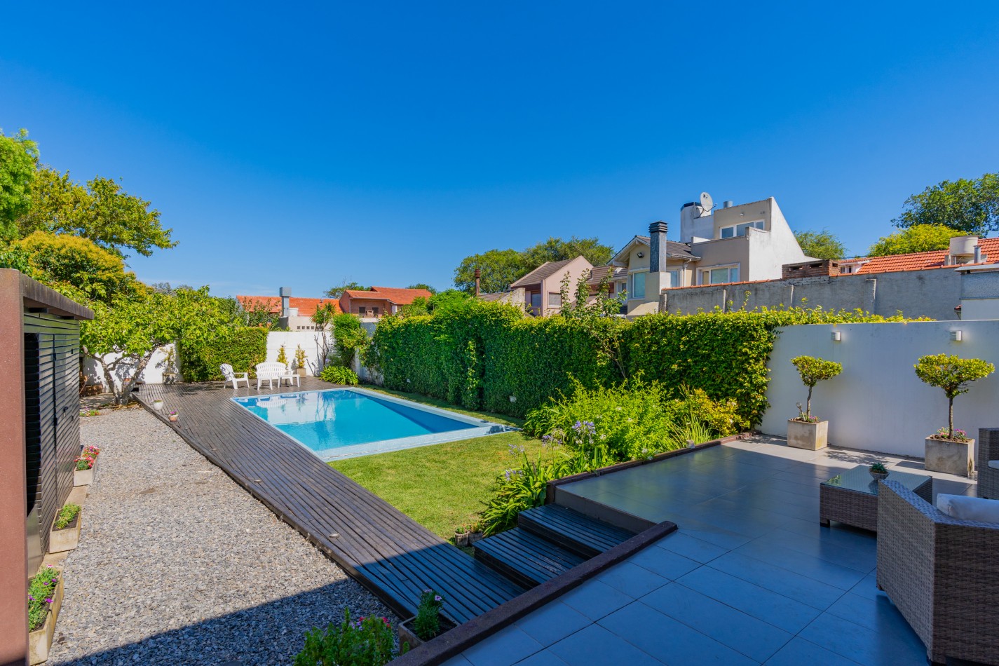 CASA 6 AMBIENTES EN EL BARRIO PARQUE LURO GRAN PARQUE CON PILETA CLIMATIZADA