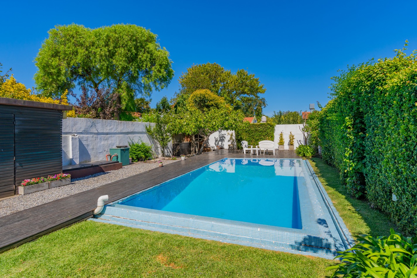 CASA 6 AMBIENTES EN EL BARRIO PARQUE LURO GRAN PARQUE CON PILETA CLIMATIZADA