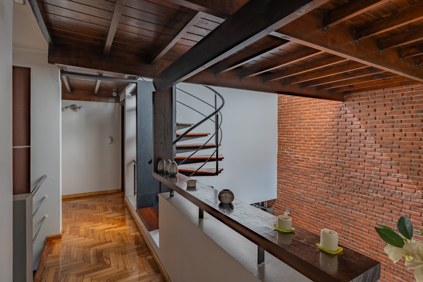 CASA 6 AMBIENTES EN EL BARRIO PARQUE LURO GRAN PARQUE CON PILETA CLIMATIZADA