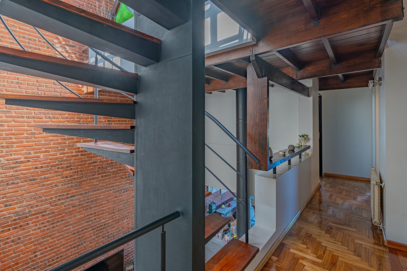 CASA 6 AMBIENTES EN EL BARRIO PARQUE LURO GRAN PARQUE CON PILETA CLIMATIZADA