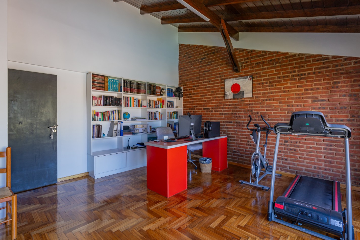 CASA 6 AMBIENTES EN EL BARRIO PARQUE LURO GRAN PARQUE CON PILETA CLIMATIZADA