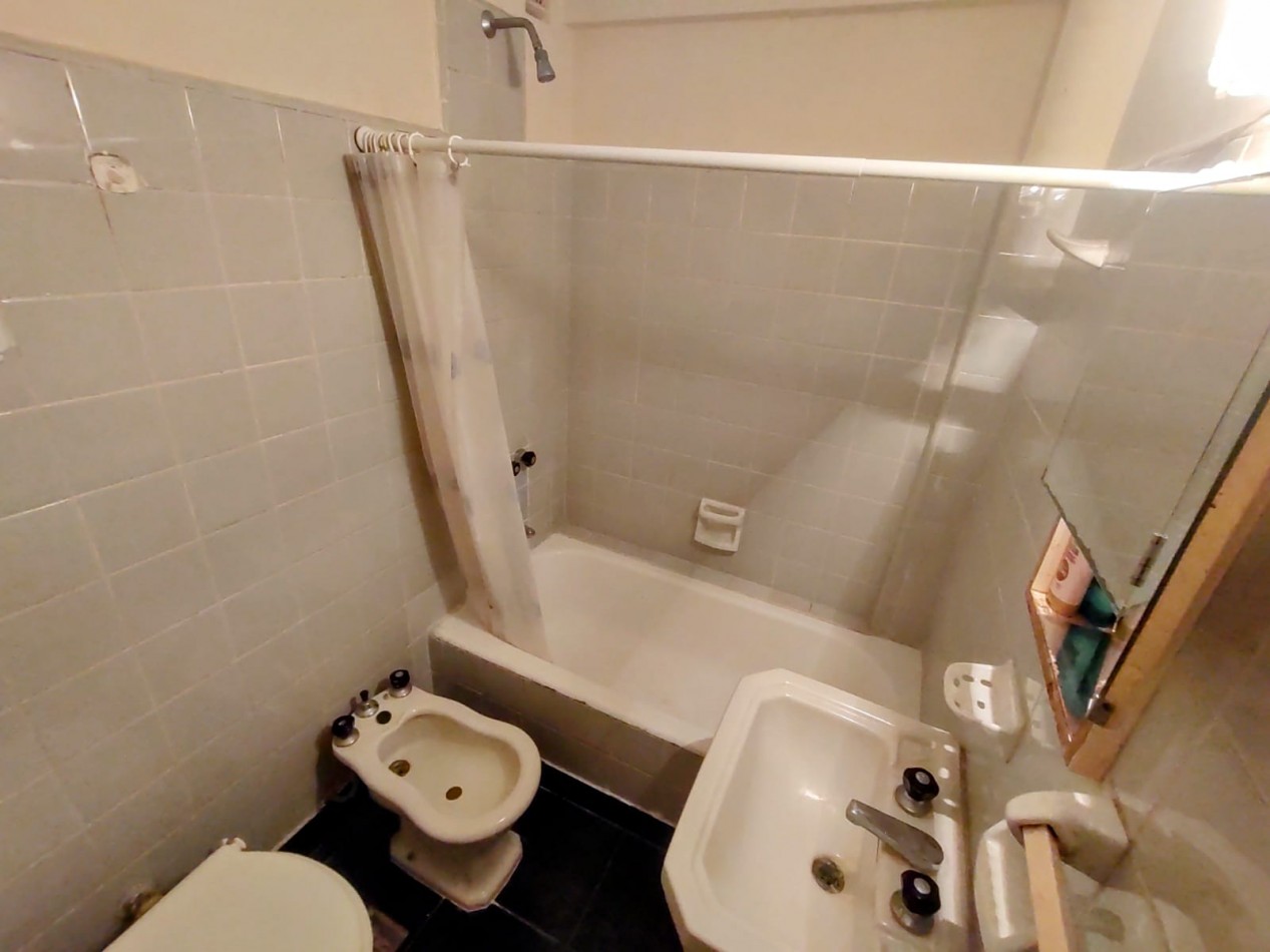 Venta Departamento al frente tres ambientes con balcon