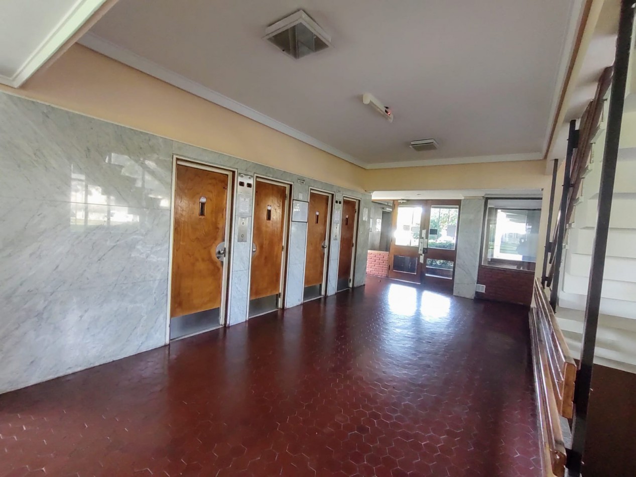Venta Departamento al frente tres ambientes con balcon