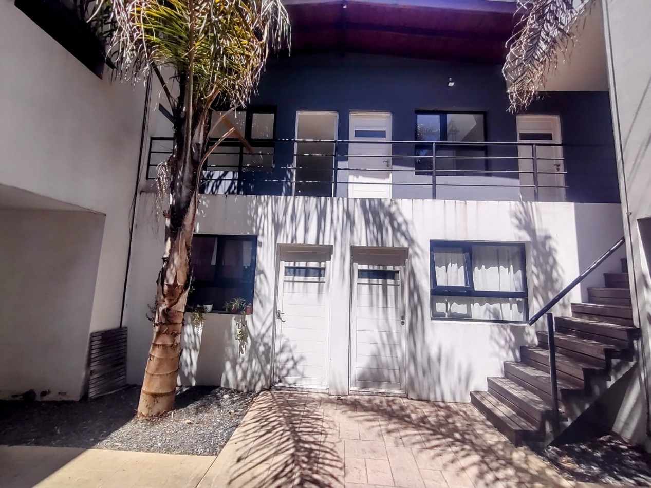 Venta Departamento ph monoambiente con cochera sin expensas