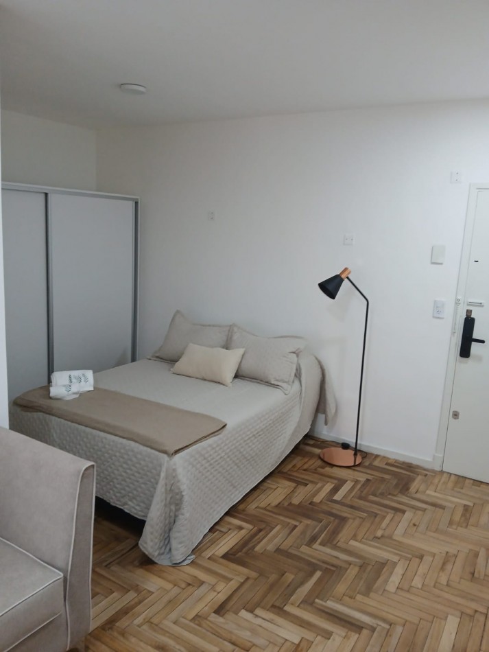 DEPARTAMENTO CON BALCON AL FRENTE- 32m2 - PLAZA COLON