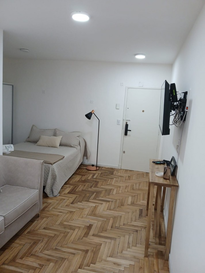 DEPARTAMENTO CON BALCON AL FRENTE- 32m2 - PLAZA COLON