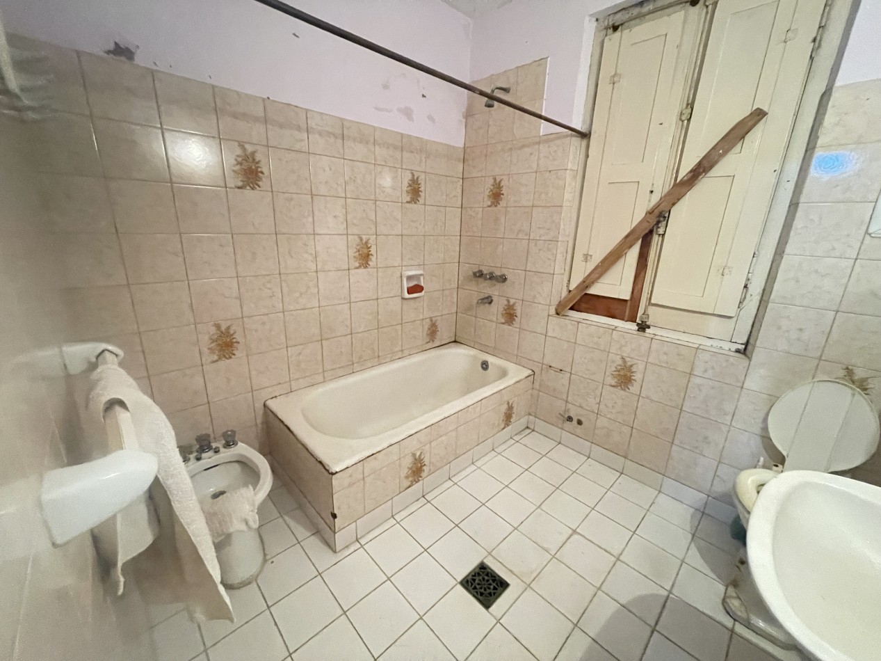 CASA A RECICLAR CON LOCAL CIUDAD DE  BALCARCE