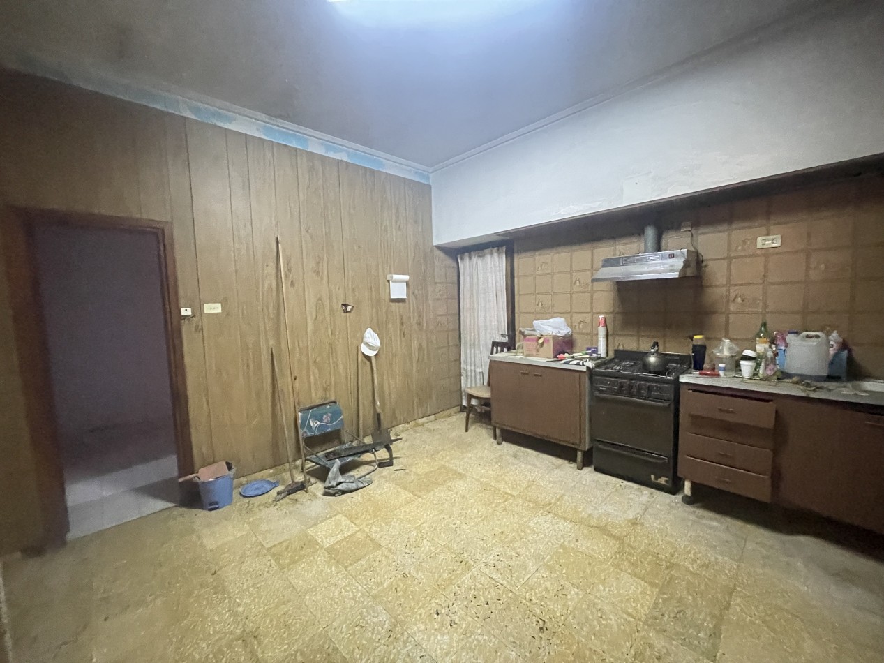 CASA A RECICLAR CON LOCAL CIUDAD DE  BALCARCE