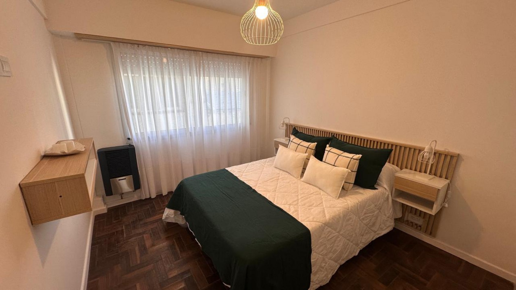 Venta departamento 2 ambientes a la calle con balcon, reciclado y amoblado
