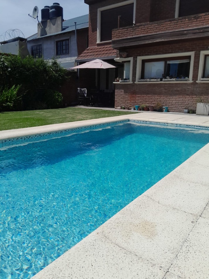 CASA 5 AMBIENTES BARRIO ZACAGNINI