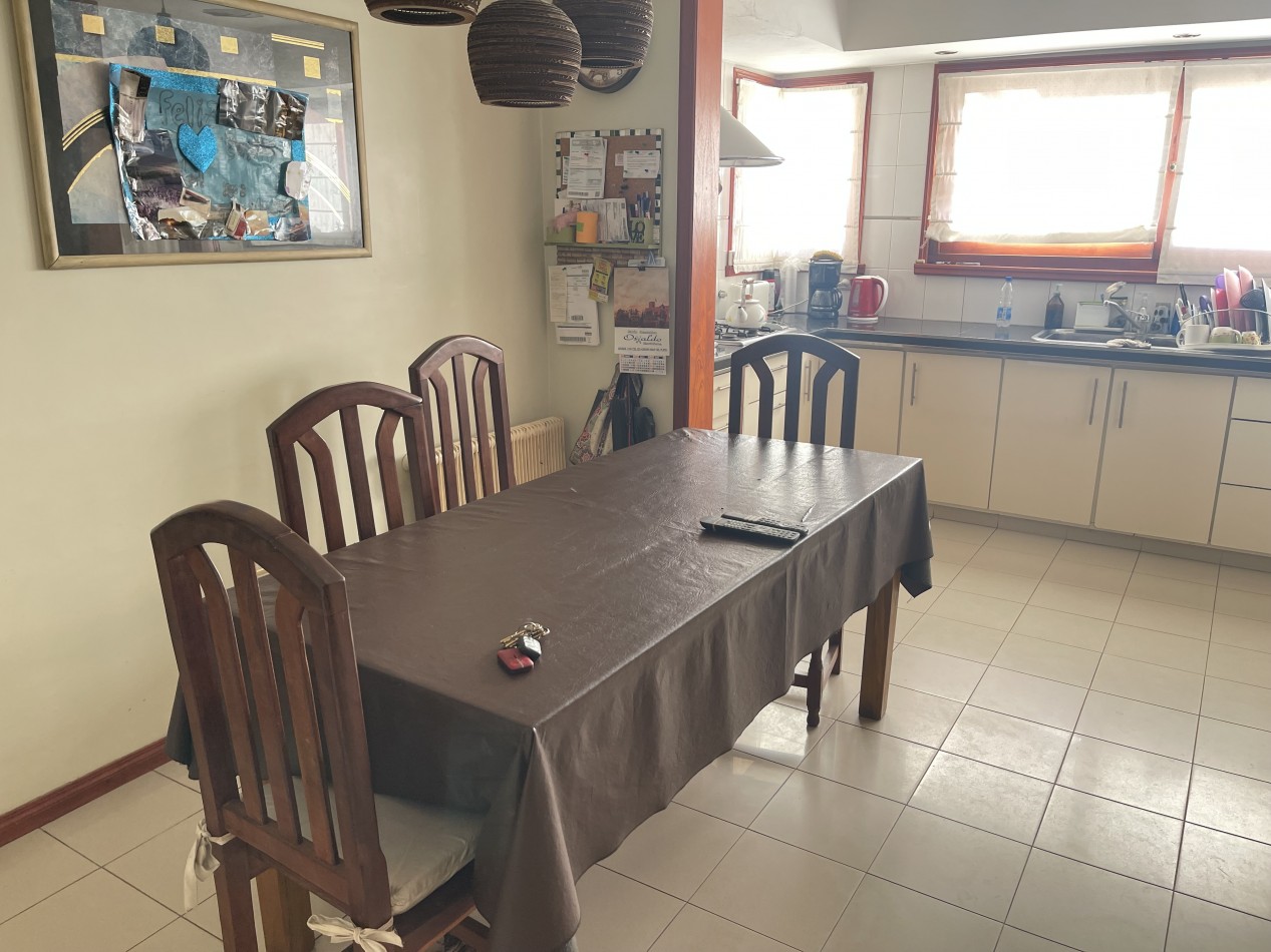 CASA 5 AMBIENTES BARRIO ZACAGNINI