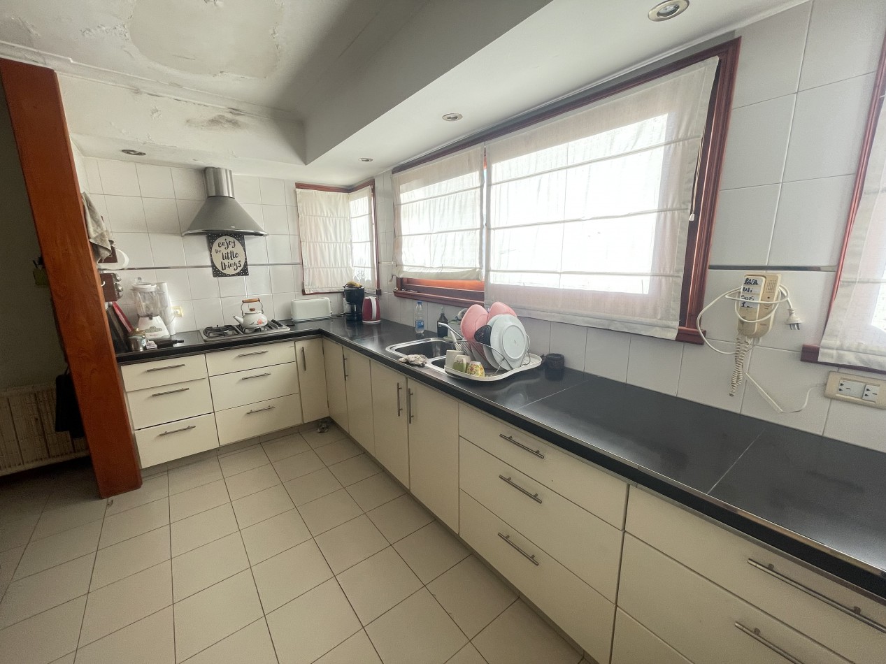 CASA 5 AMBIENTES BARRIO ZACAGNINI