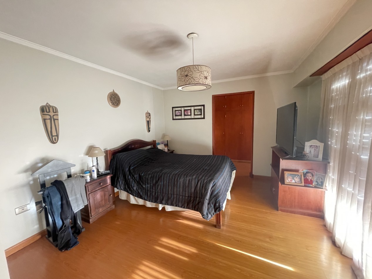 CASA 5 AMBIENTES BARRIO ZACAGNINI