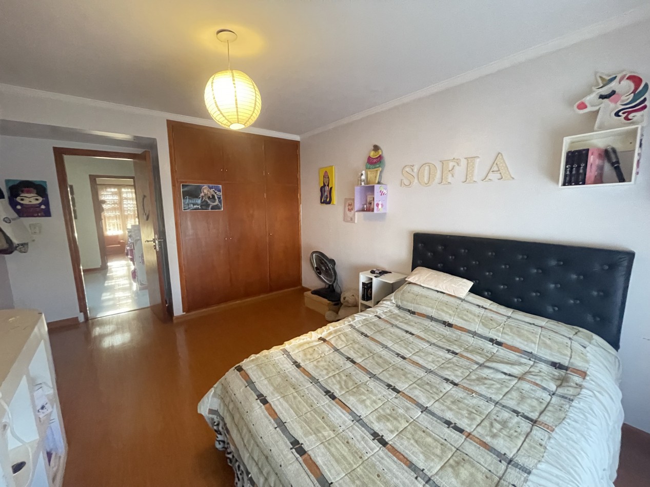 CASA 5 AMBIENTES BARRIO ZACAGNINI