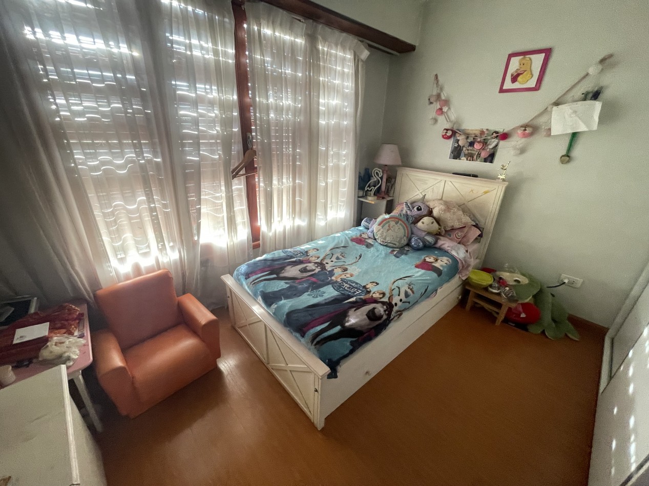 CASA 5 AMBIENTES BARRIO ZACAGNINI