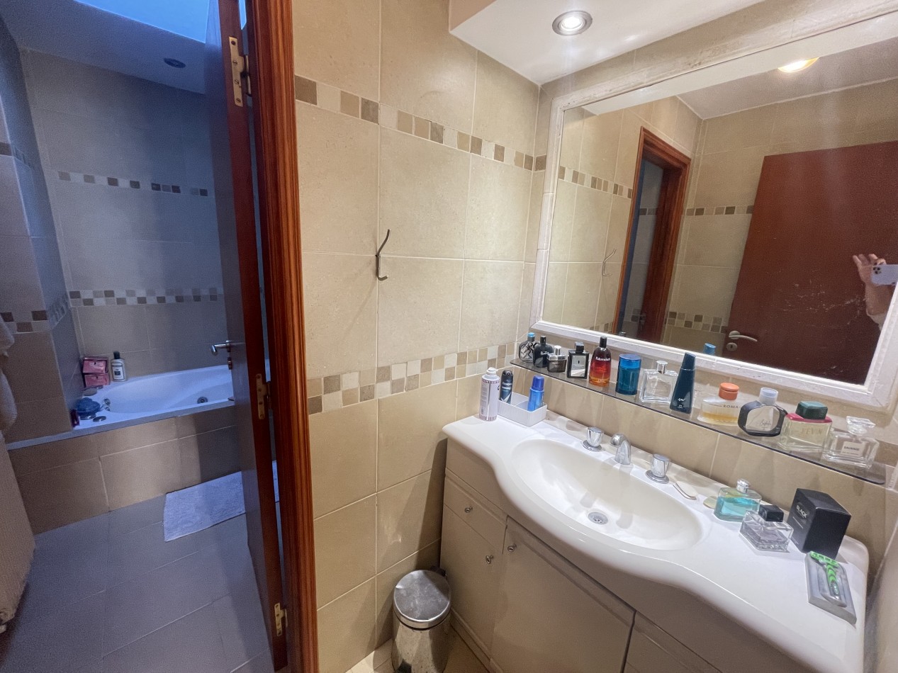 CASA 5 AMBIENTES BARRIO ZACAGNINI