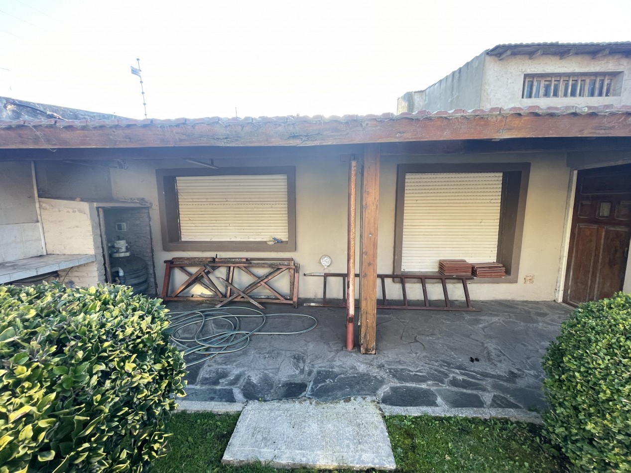 CASA 5 AMBIENTES BARRIO ZACAGNINI