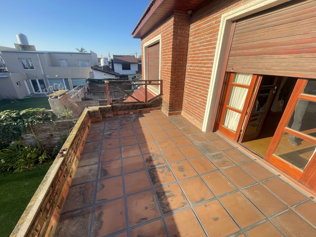 CASA 5 AMBIENTES BARRIO ZACAGNINI
