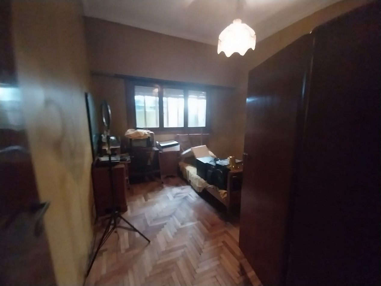 CASA EN VENTA 3 AMBIENTES CON COCHERA Y LOSA