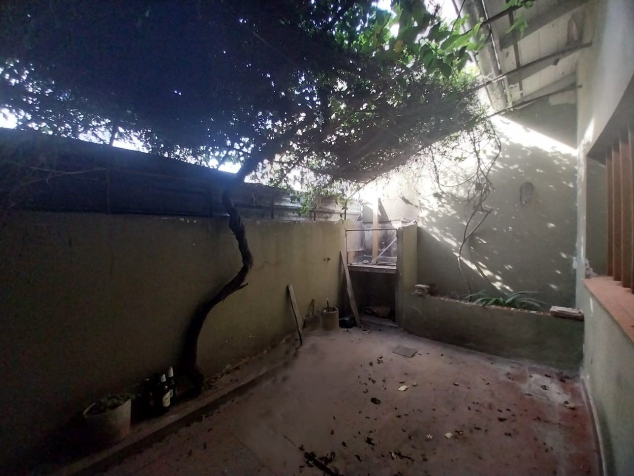 CASA EN VENTA 3 AMBIENTES CON COCHERA Y LOSA