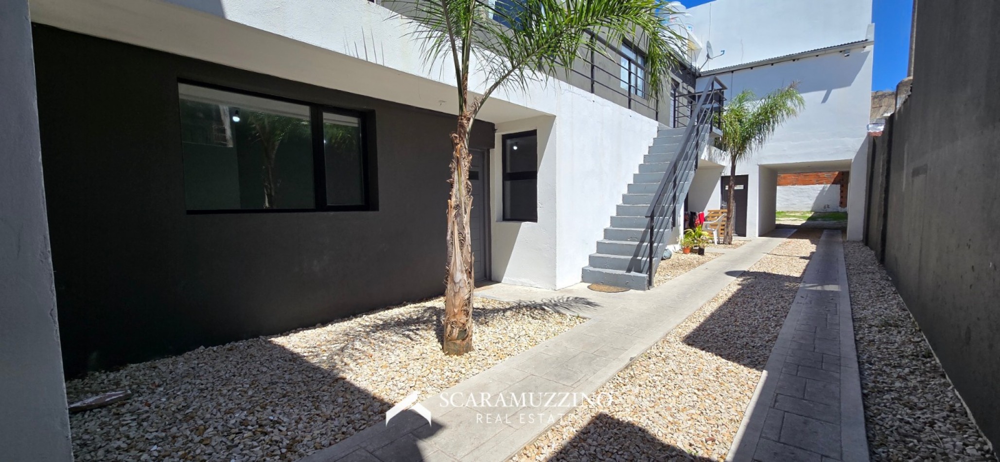 Venta departamento PH dos ambientes zona Pompeya