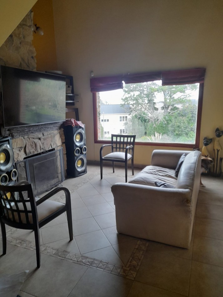 Casa 5 ambientes en sierras de los padres con piscina