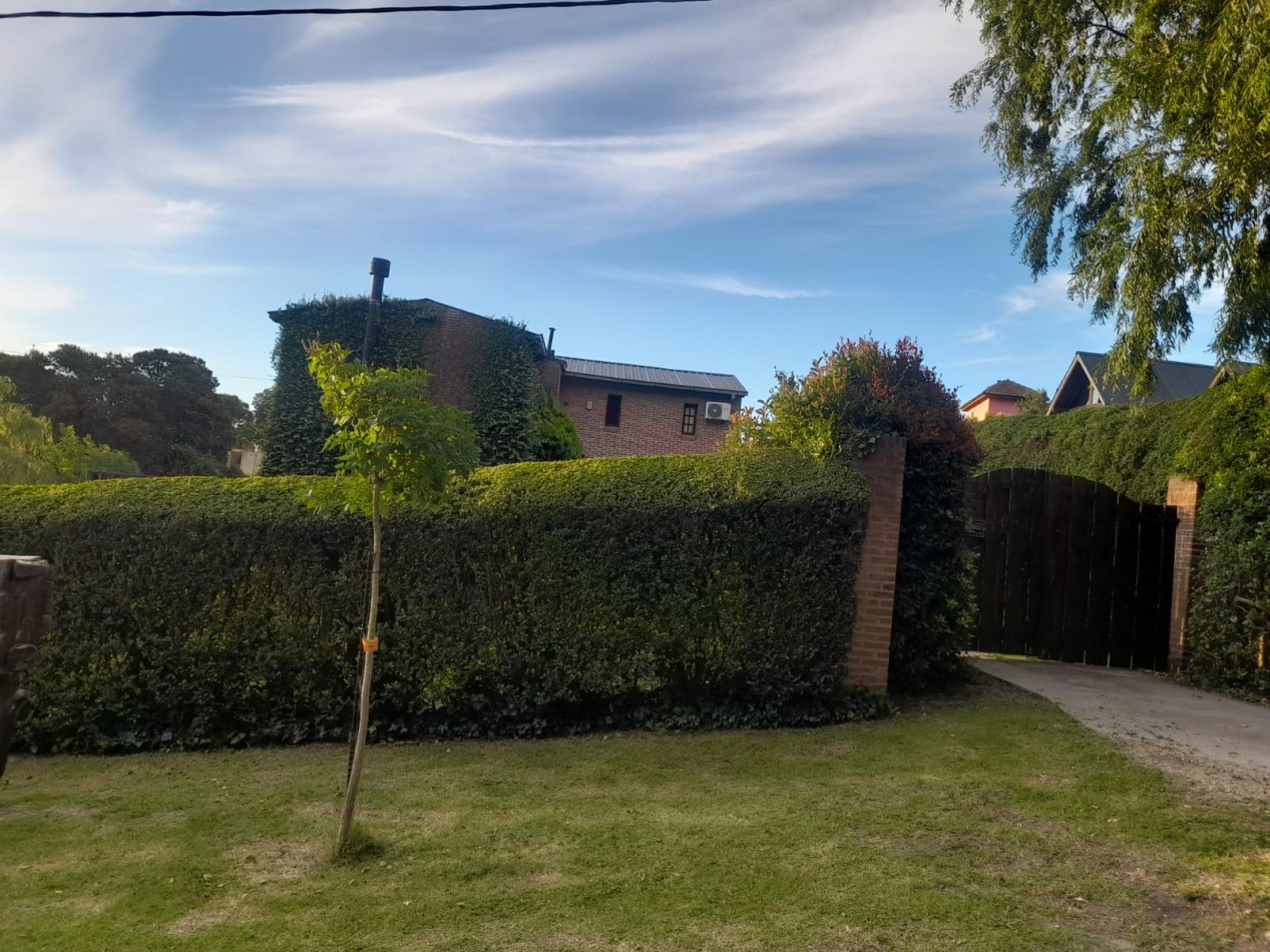 Casa 5 ambientes en sierras de los padres con piscina