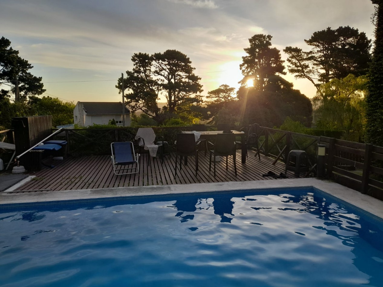 Casa 5 ambientes en sierras de los padres con piscina