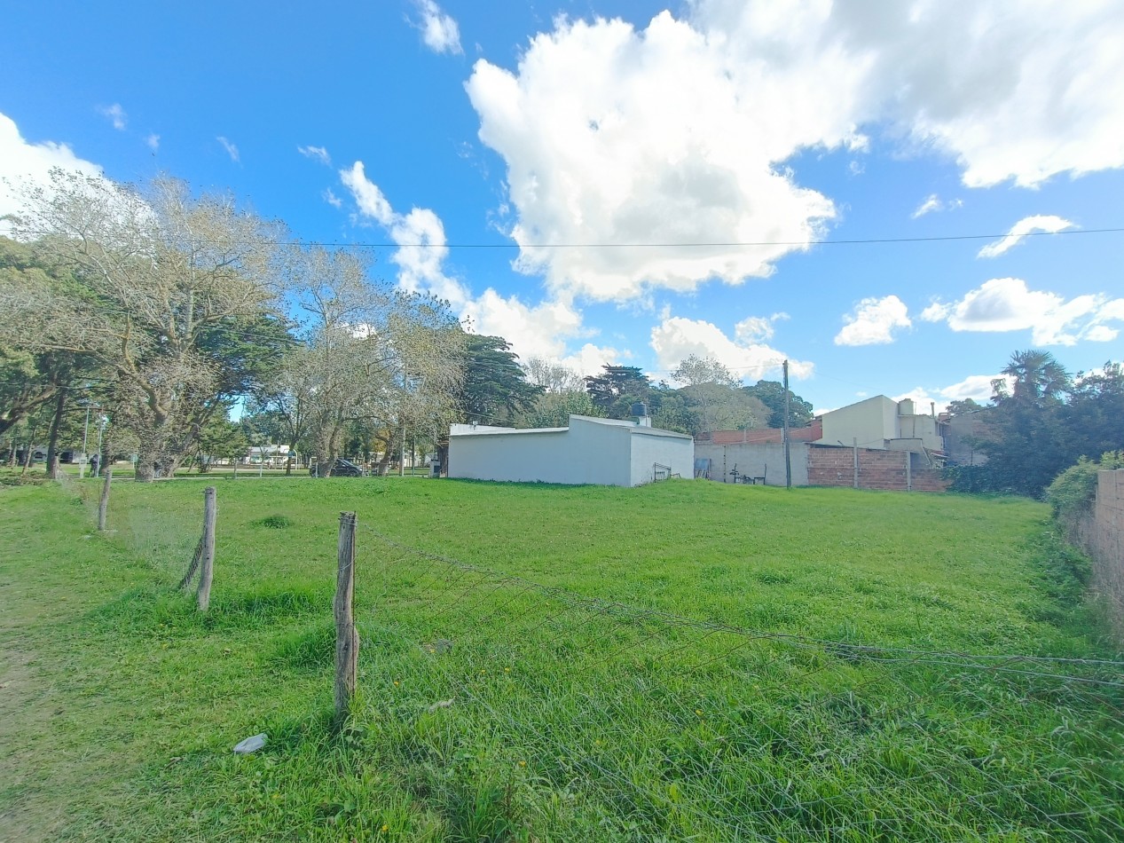 VENTA TRES LOTES EN BARRIO FELIX U CAMET A CUADRAS DE LA COSTA