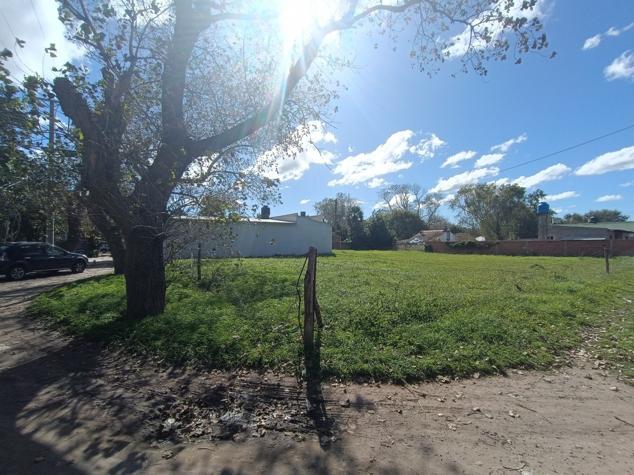 VENTA TRES LOTES EN BARRIO FELIX U CAMET A CUADRAS DE LA COSTA