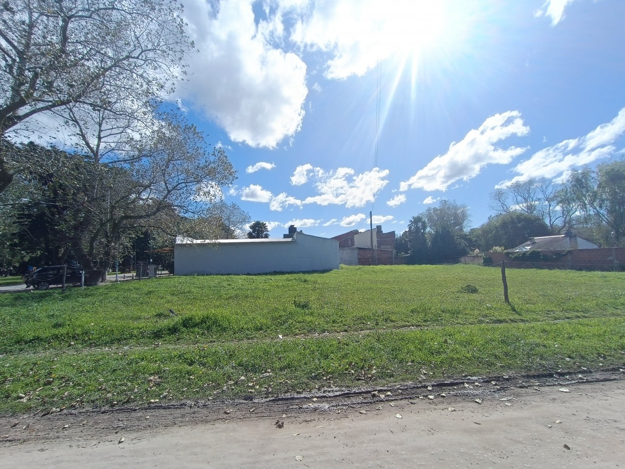 VENTA TRES LOTES EN BARRIO FELIX U CAMET A CUADRAS DE LA COSTA