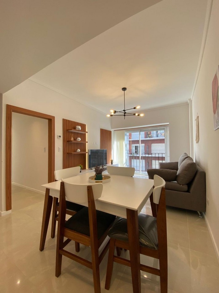 Venta Departamento 3 ambientes con balcon frances, reciclado y amoblado