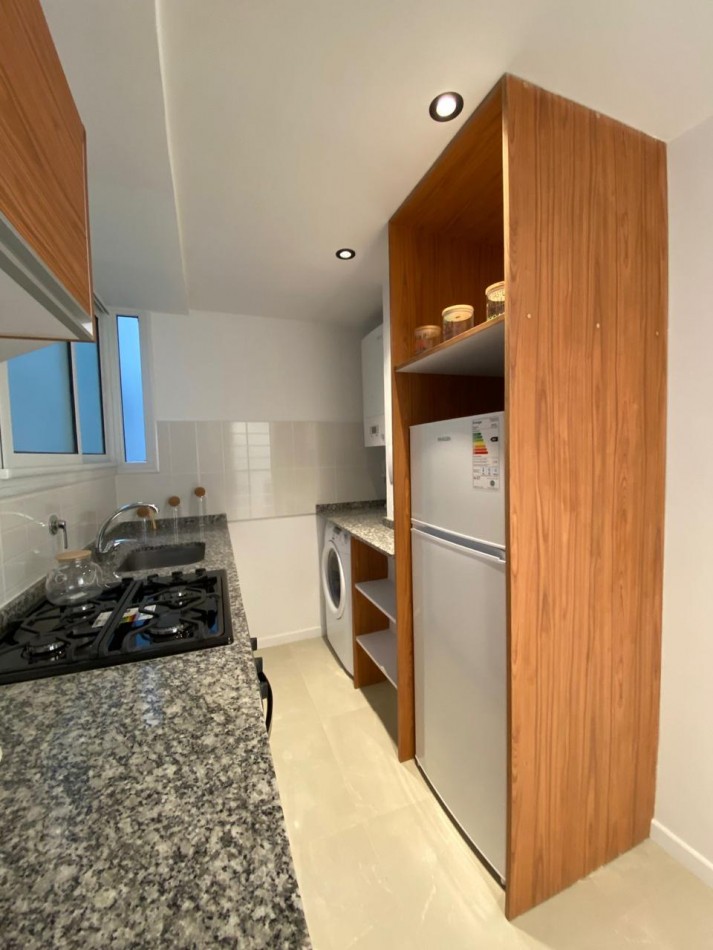 Venta Departamento 3 ambientes con balcon frances, reciclado y amoblado