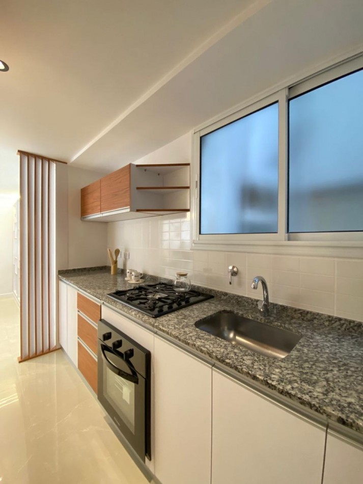 Venta Departamento 3 ambientes con balcon frances, reciclado y amoblado