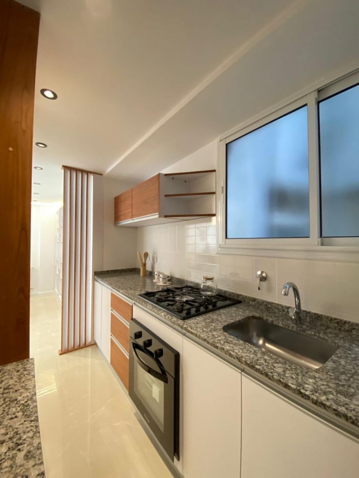 Venta Departamento 3 ambientes con balcon frances, reciclado y amoblado