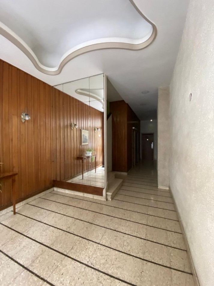 Venta Departamento 3 ambientes con balcon frances, reciclado y amoblado