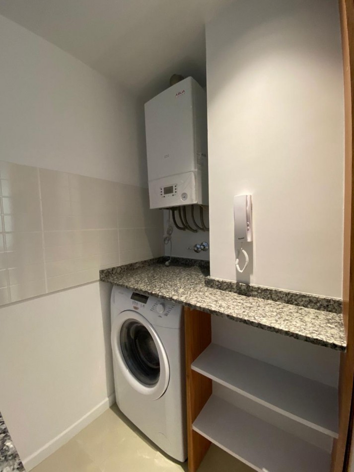 Venta Departamento 3 ambientes con balcon frances, reciclado y amoblado