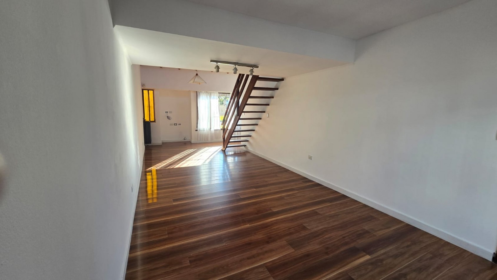 Venta casa 4 ambientes en los Pinares