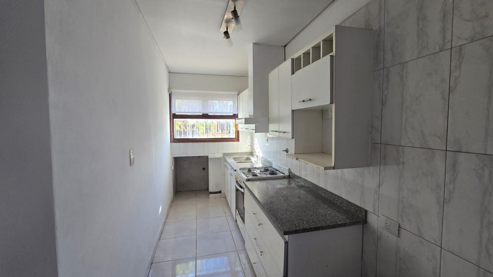 Venta casa 4 ambientes en los Pinares
