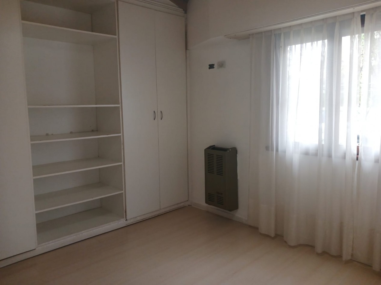 Venta casa 4 ambientes en los Pinares