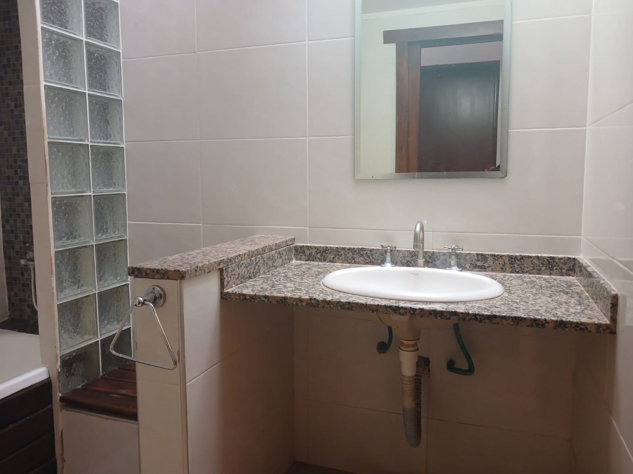 Venta casa 4 ambientes en los Pinares